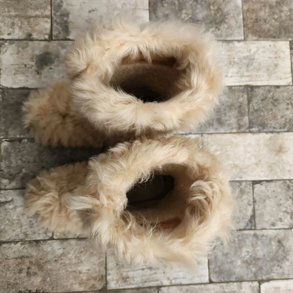 Saint Laurent Fur Lined Boots, Authentic - Picture 3 of 9